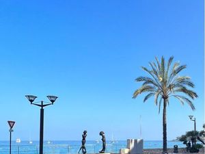 Roquebrune-Cap-Martin (front de mer) — 2 pièces refait à neuf avec terrasse & parkings