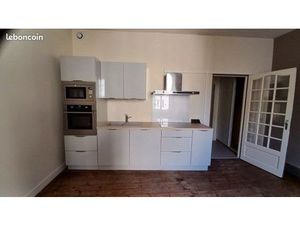 Appartement centre ville de saint Savin 86