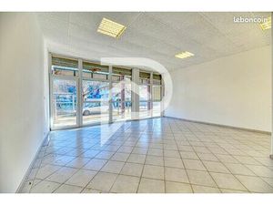 Local commercial 84 m² NIMES