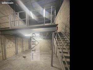 Local industriel 155 m²