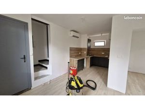 Uzes CV part loue P2 terrasse