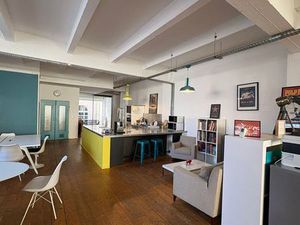 Bureaux de style loft de 255m² avec terrasse  situés au 32 bis quai Arloing 69009 LYON