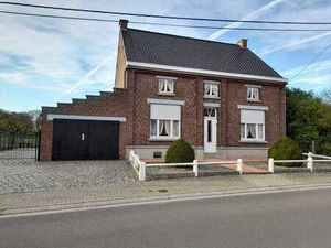 Te renoveren woning met naastliggende bouwgrond(en) te Ev...
