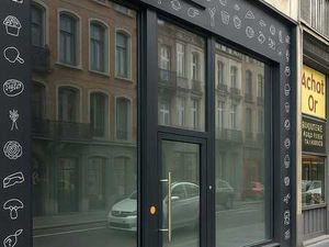 Local Commercial Hyper Centre 125m2 + 3 caves 40 m2