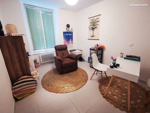 Cabinet ou bureau plein centre