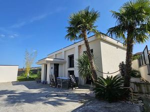 2 maisons récentes 214 m² – Genilac / Rive-de-Gier – 900 m²