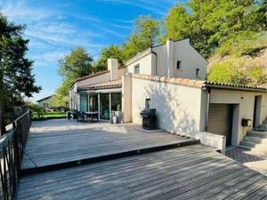 Villa 200m2 entièrement rénovée -piscine- terrasse- terrain Villars