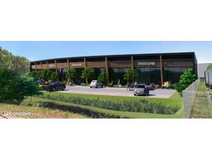 Local commercial 451 m²