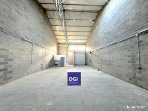 A louer 154 m2 d’entrepôt – secteur Maréchal Juin Nîmes Ouest