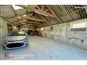 Parking/box 150 m² Caudan