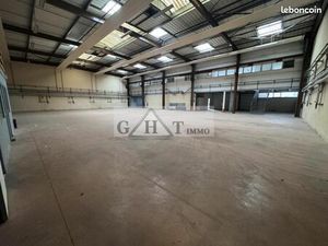 Local industriel 1 350 m²