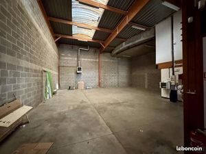 Local d'activité 302 m²