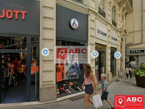 Local commercial 70 m²