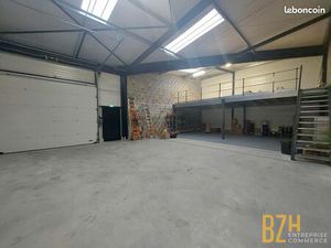 Local 247 m² LORIENT
