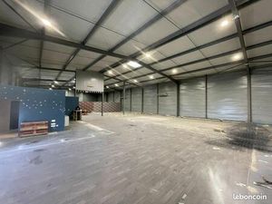 Local d'activité 1 000 m²