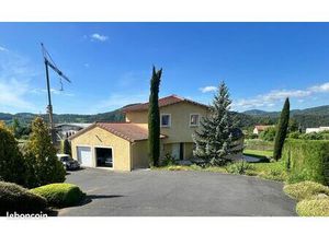 Rare à Coubon  Maison Lumineuse  calme et grands espaces