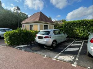 Place de parking extérieure - Secteur Mairie