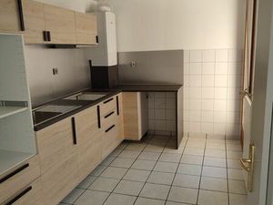 F1 de 52 m² situé 25 place de la république à St-Just St-Rambert