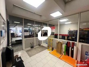 Local d'activité 230 m²