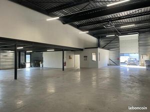 Local bureaux 610 m²