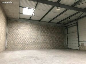 Local d'activité 461 m²