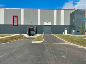 Local d'activité 1 298 m²