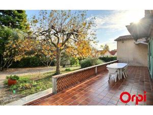 Location maison  m² T-3 à Plan-de-Cuques  2 100 €