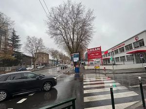 Location locaux professionnels 98 m² à Bagneux (92220)  26 400 €