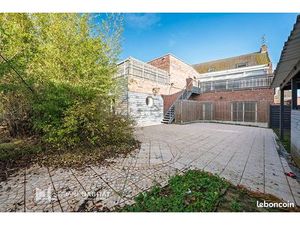 Maison 6 pièces 277 m²