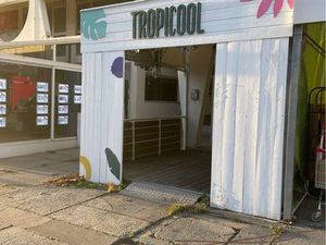 Local commercial à louer - 45m2 + terrasse 12m2 + reservable aménageable