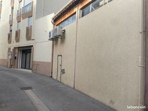Murs Local d'activité de 400 m2 vendu loué 20 min de Montpellier