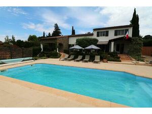 Villa hacienda 260m2 avec piscine et dépendances