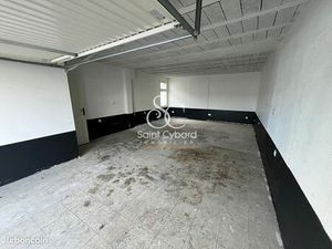 Parking/box 1 pièce 45 m²