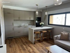 Loue t 2 à Aimargues