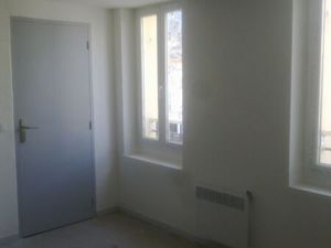 T2 Sympa rénové dans immeuble calme