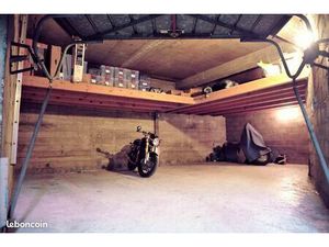 Box fermé 2 roues fermé Paris 10e