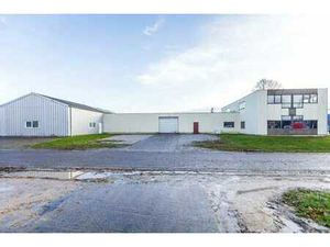 ZONING NORD | Entrepôt avec deux accès  bureaux et parkings