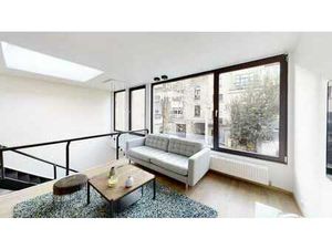 Bureaux rénovés et lumineux en arrière d’îlot