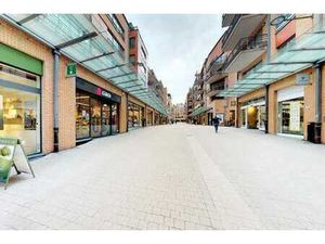 Rue Charlemagne | Commerce avec visibilité ++