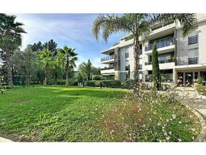 Location appartement  66.27 m² T-3 à Mougins  1 500 €