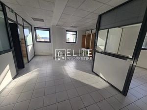 Location locaux professionnels 125 m² à Grasse (06130)  2 550 €