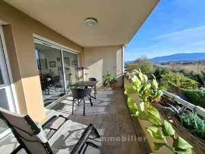 PIZANÇON . BEL APPARTEMENT T2 RÉCENT TERRASSE GARAGE