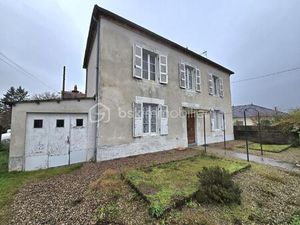 Maison de 95 m² à Saint-Priest-Bramefant