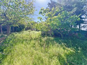 TERRAIN CONSTRUCTIBLE CENTRE VILLE AU CALME