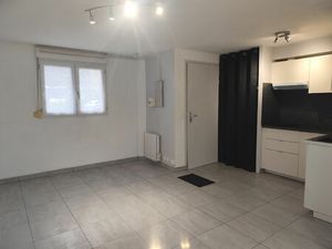 Dans résidence agréable et calme  studio de 24.30 m2 avec parking