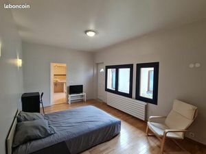 ? Superbe studio meublé haut standing – 30m² – centre de Coubron (93470). Quartier calme e