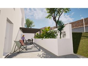 Saint André de la Marche - Plateau brut à réhabiliter - Terrasse + 2 parkings