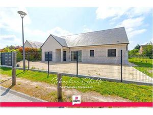 Maison de plain-pied avec 3 chambres-cellier-garage-jardin