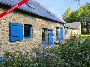 MEZANGERS : Charmante longère - 5000m² de terrain