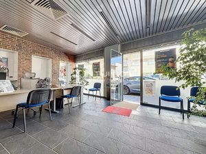 Cannes-la-Bocca - Francis Tonner : Local commercial